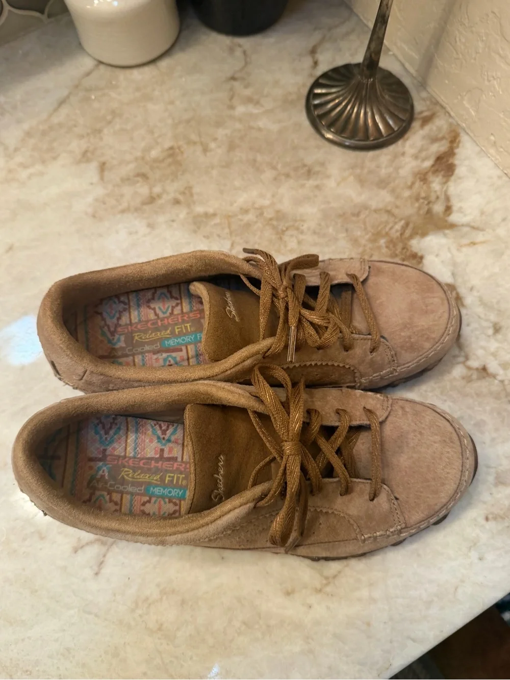 Skechers suede leather womens shoes sz 8